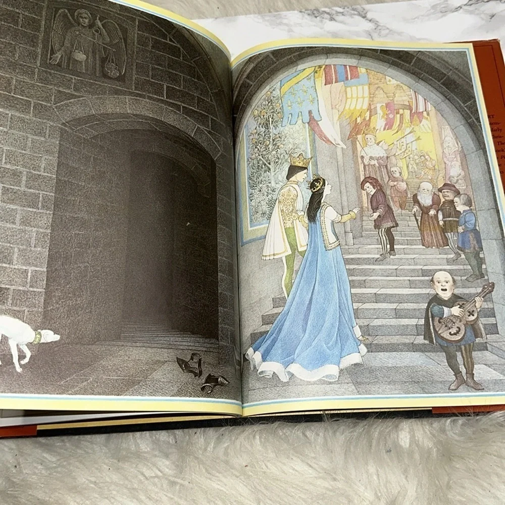 Snow-White and the Seven Dwarfs large vintage illustrated Book